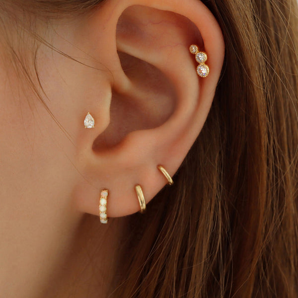 Gold tone ruby-white-green earrings side chain dj-40890 – dreamjwell